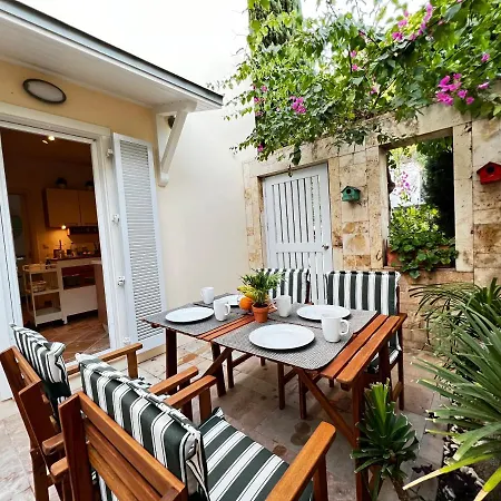 Sea Canal Townhouse 戈西克
