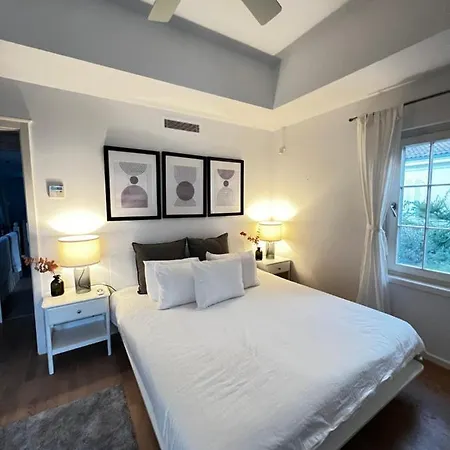 Sea Canal Townhouse 戈西克