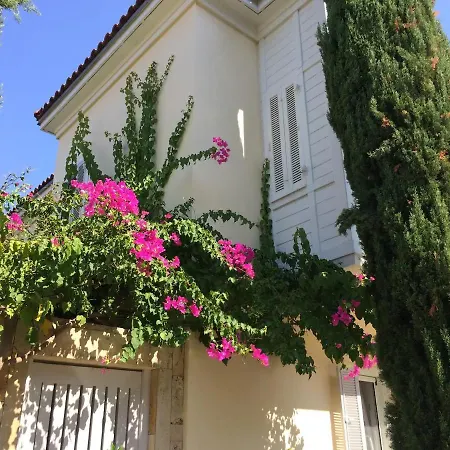 Sea Canal Townhouse Villa *