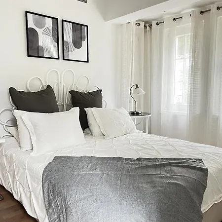 Sea Canal Townhouse Villa *