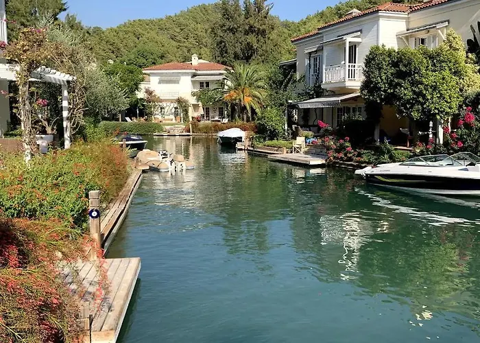 빌라 Sea Canal Townhouse 교젝